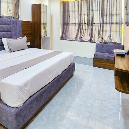 Hotel Nova Blue Ахмедабад Экстерьер фото